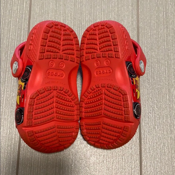 Lightning McQueen Crocs - Picture 4 of 4
